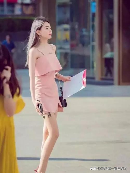 这个小众品牌网站靠暗黑模式设计，转化率提升 200%