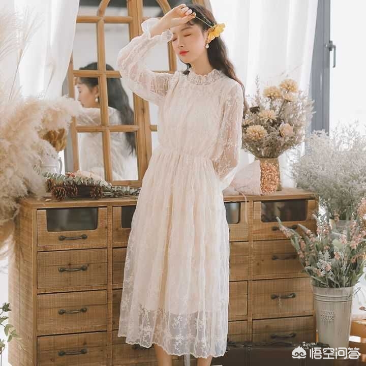 这个小众品牌网站靠暗黑模式设计，转化率提升 200%