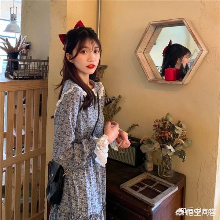 这个小众品牌网站靠暗黑模式设计，转化率提升 200%