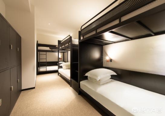 极简主义 vs 极繁主义:两种设计风格如何匹配品牌调性? 极简主义 vs 极繁主义:两种设计风格如何匹配品牌调性?